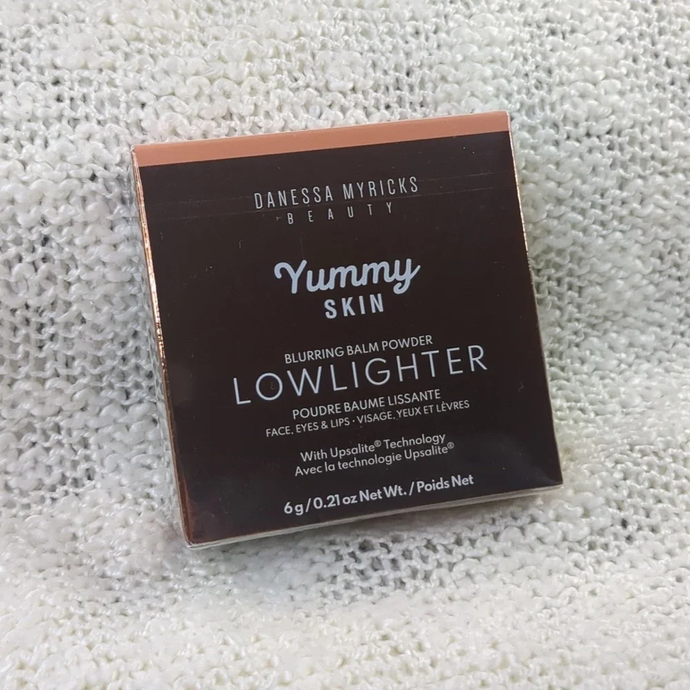 Danessa Myricks Yummy Skin Blurring Balm Powder in Lowkey, 6g/0.21oz